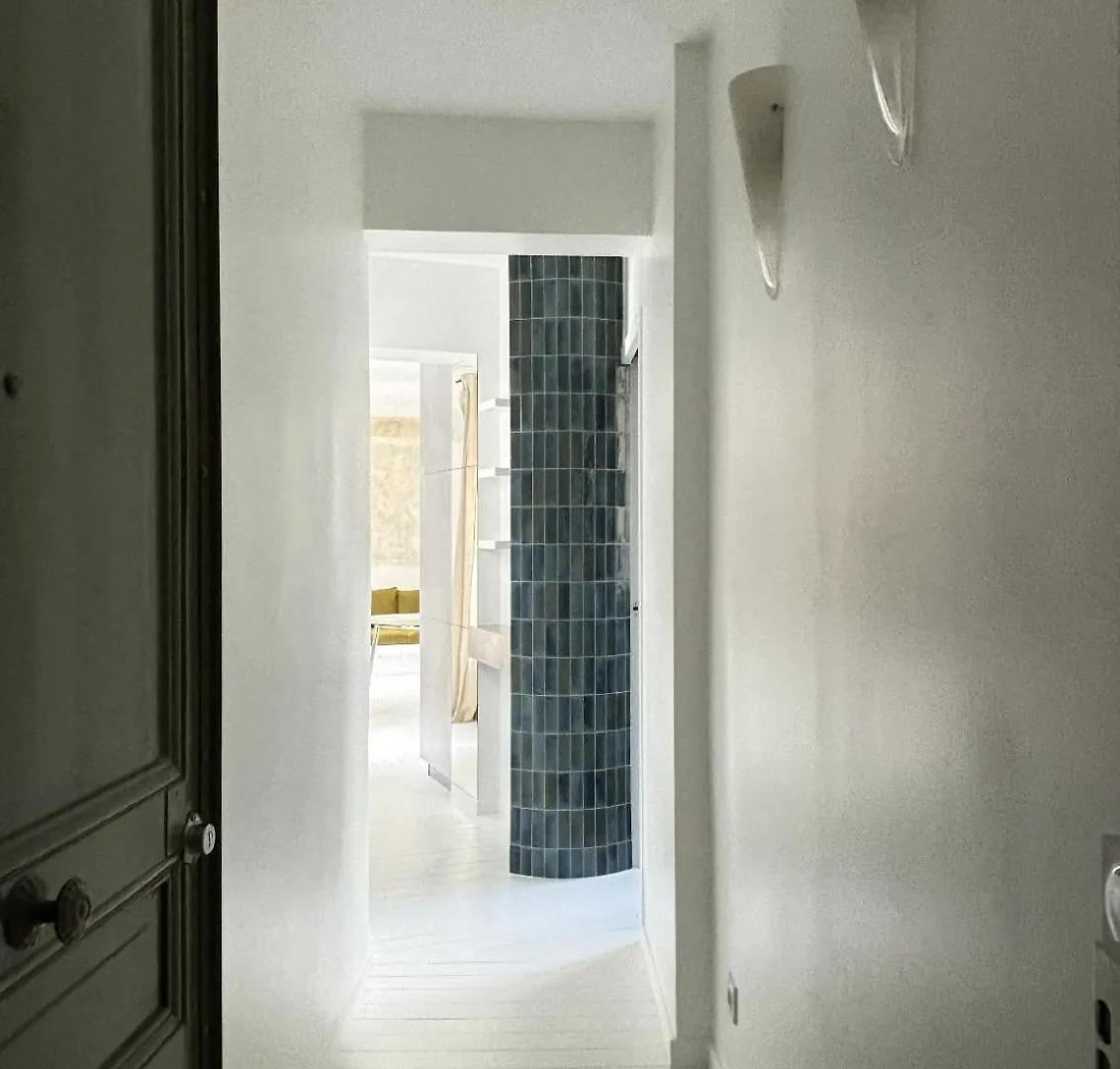 Modern & Charming Design Apartment - Near Pere Lachaise Paris